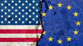 Burzy v panice, Apple pod tlakem: Hrozí celní válka USA s EU?