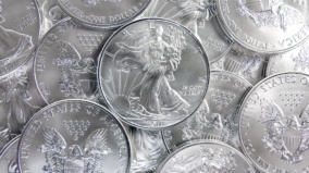 Zapomeňte na zlato! Tato investice je skutečným bezpečným přístavem pro vaše peníze